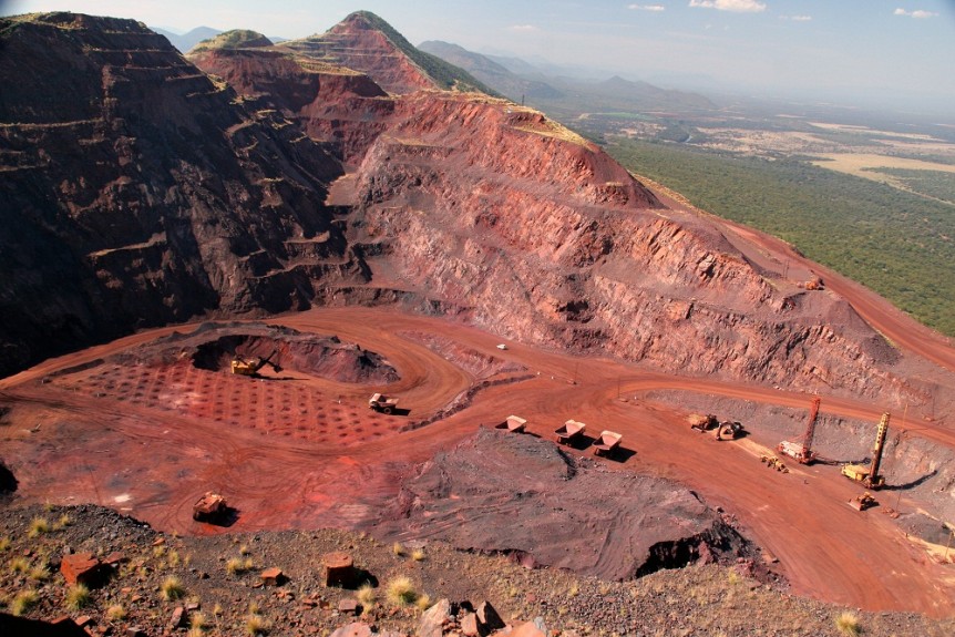 добыча фосфоритов марокко. горнодобывающая промышленность аризоны. чили. горнодобывающая промышленность панамы. железорудные бассейны индии.